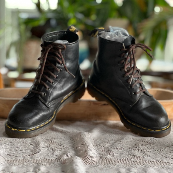 DOC MARTENS Vintage MIE black leather chunky platform sole lace-up combat boots - Picture 3 of 11